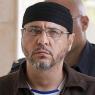 العثور علي هاتف البرغوثي في مغسلة سجن رامون