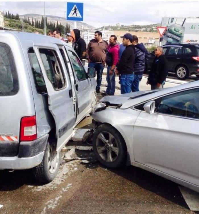 11 إصابة بينها خطيرة جراء حادث سير غرب خانيونس