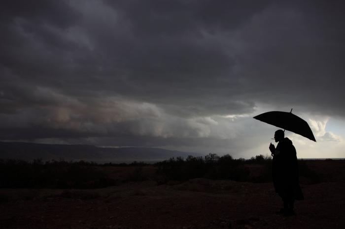 An-ultra-orthodox-Jewish-man-seen-in-the-Judean-Desert-near-the-Dead-Sea