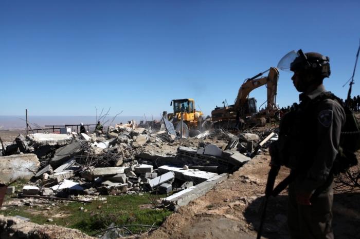 الاحتلال يهدم 3 منازل في القدس والخليل بالضفة الغربية المحتلة