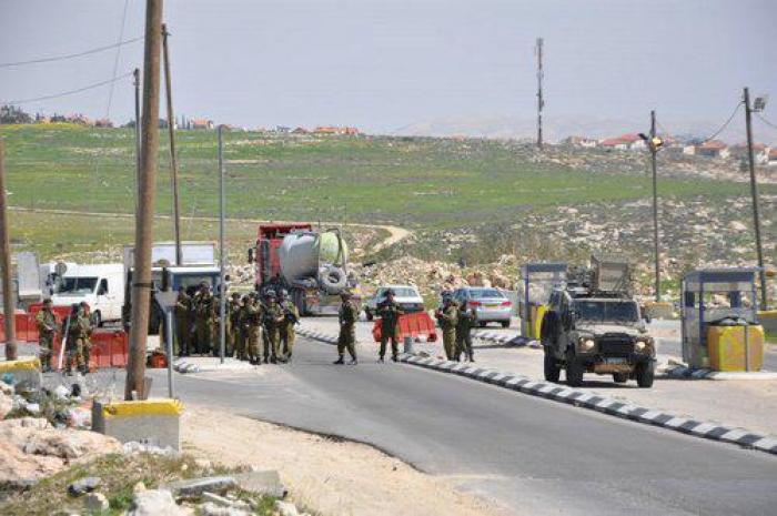 إغلاق حاجز جبع شمال القدس