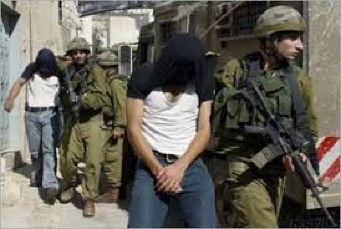 الاحتلال يضبط سلاحا ويعتقل 24 فلسطينيا في الضفة