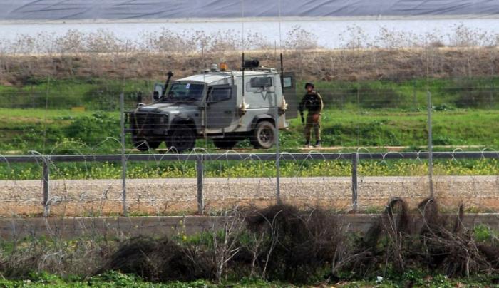 قوة صهيونية تعتقل فلسطينيين اثنين على حدود القطاع