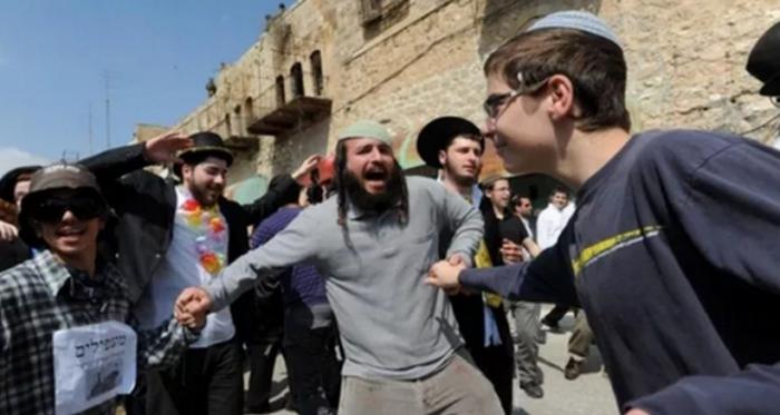 رئيس بلدية القدس يحرض ويدعو سكانها لحمل السلاح لمواجهة الفلسطينيين
