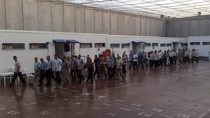  تدهور حالة عدد من الأسرى المرضى في النقب وريمون