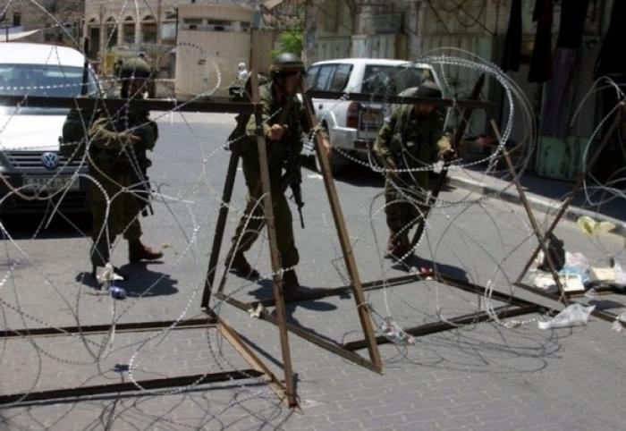 قوات الإحتلال تغلق طرق رئيسية في نابلس حتى إشعار آخر