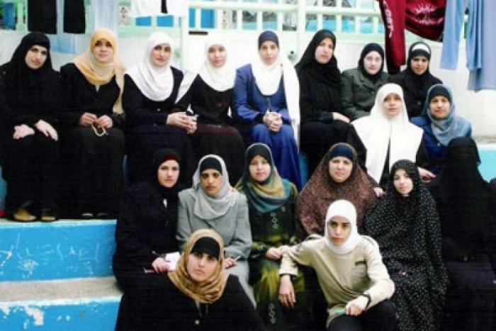 الاحتلال يُفرج عن الأسيرة عطايا أبو عيشة بعد اعتقالها 4 سنوات