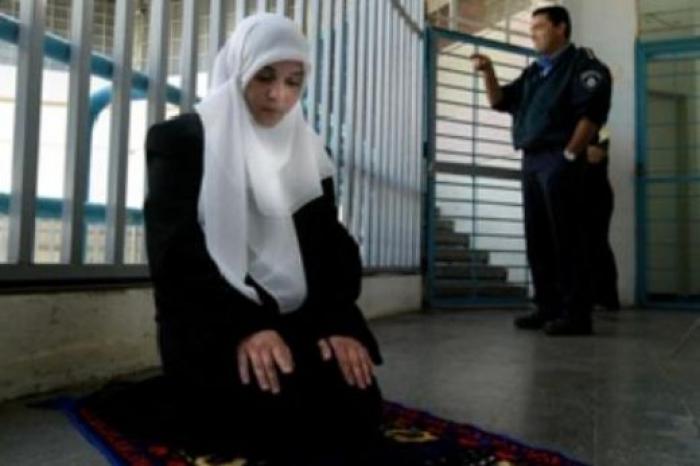 22 أسيرة ... الظروف الصحية والنفسية للأسيرات صعبة ومؤلمة