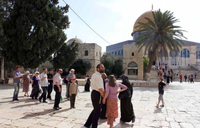 مستوطنون يقتحمون المسجد ‏الأقصى‬ بحراسة مشددة