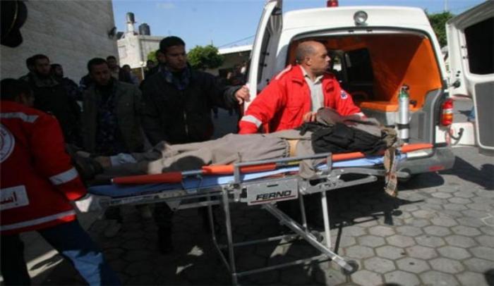 إصابة شاب بجراح خطيرة جراء انفجار جسم مشبوه من مخلفات الاحتلال شرق غزة