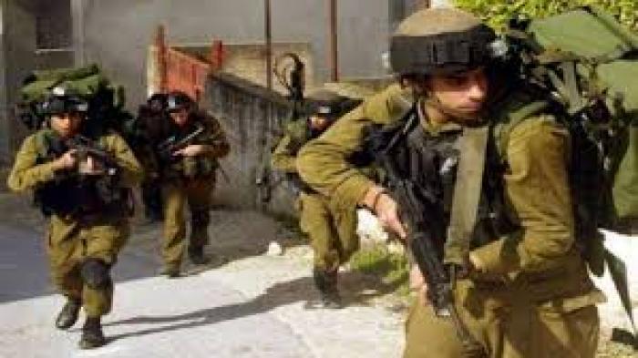 الاحتلال يشن حملة مداهمات واعتقالات في الضفة والقدس