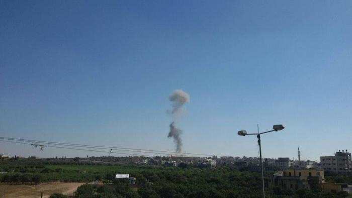 بالصور: الاحتلال يقصف مواقعاً للمقاومة في خانيونس وغزة
