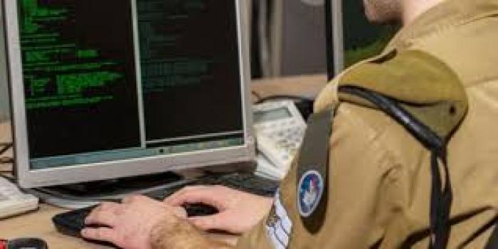 أجهزة اتصال الإحتلال تزعم بأن جنودنا على حدود غزة تتعرض للاختراق