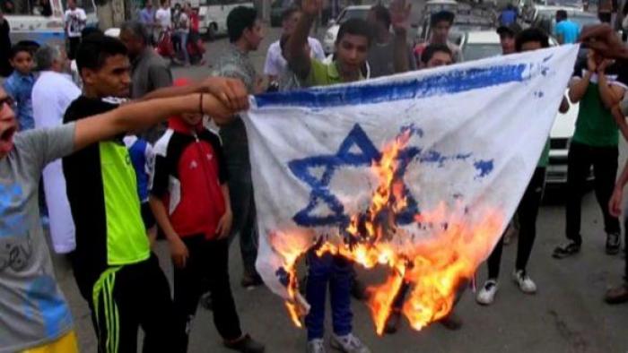 "هيئة العودة" تدعو لجمعة "رفع علم فلسطين وحرق علم الاحتلال"