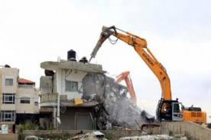 الاحتلال يهدم منزل الشهيد الطرايرة في بني نعيم شرق الخليل