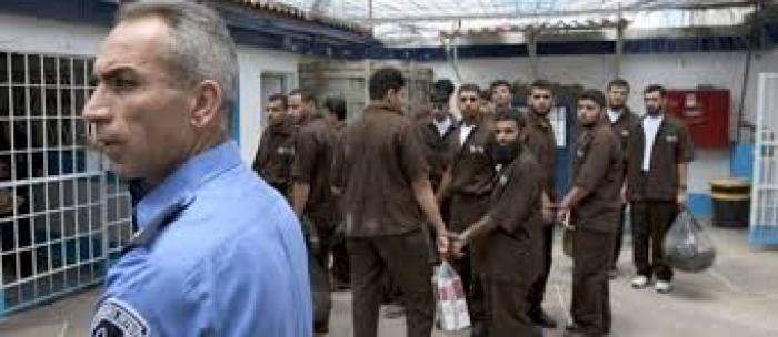 قانون بالكنيست يمنع زيارة أهالي الأسرى لأبنائهم