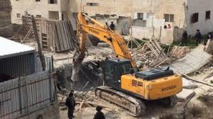 جرافات ال‘حتلال تشن عمليات هدم وإخلاء بالرأس الأحمر في الأغوار
