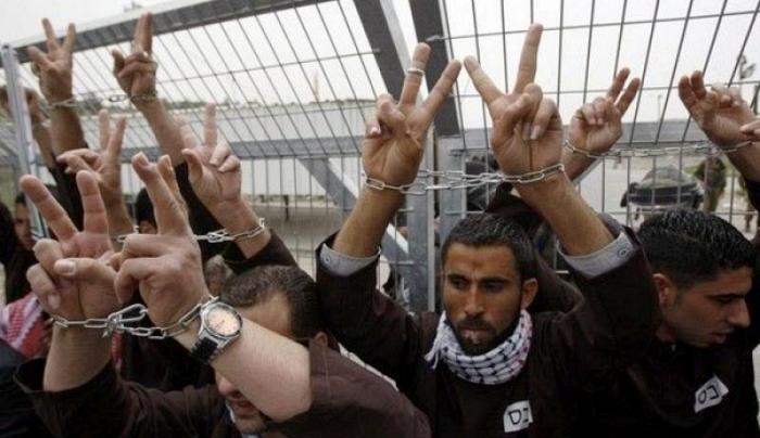 بالأسماء: 4 أسرى يدخلون أعوامًا جديدة في سجون الاحتلال