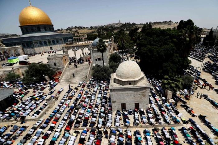 أكثر من ربع مليون مصل يؤدون الجمعة الأخيرة من رمضان بالأقصى