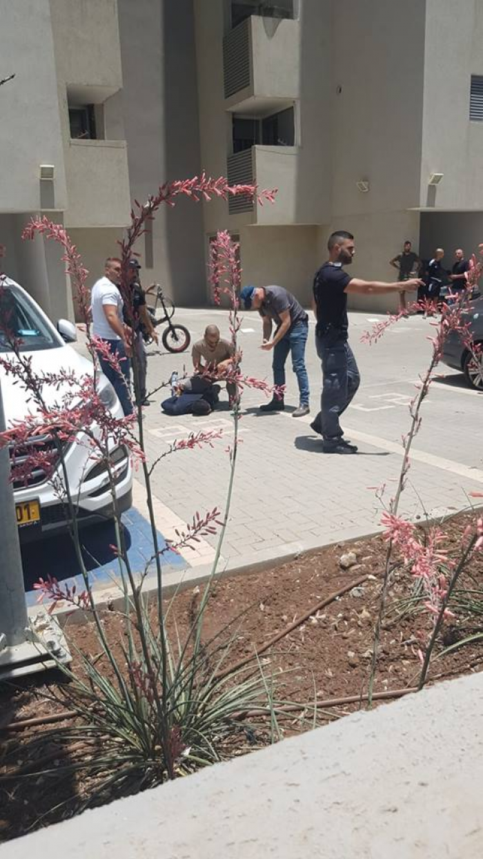 إصابة شاب بزعم عملية طعن في العفولة
