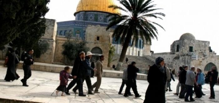 مستوطنون يجددون اقتحامهم للمسجد الأقصى
