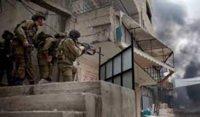 حملة اعتقالات ومداهمات بالضفة المحتلة والاحتلال يفشل بالوصول للمطارد نعالوة