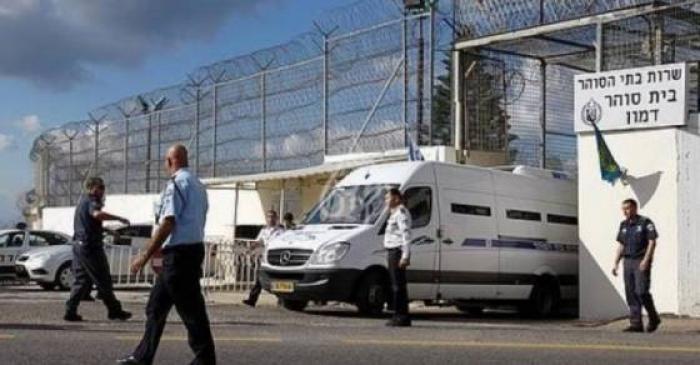 دفعة جديدة من أهالي أسرى غزة يتوجهون لزيارة أبنائهم في سجن نفحة