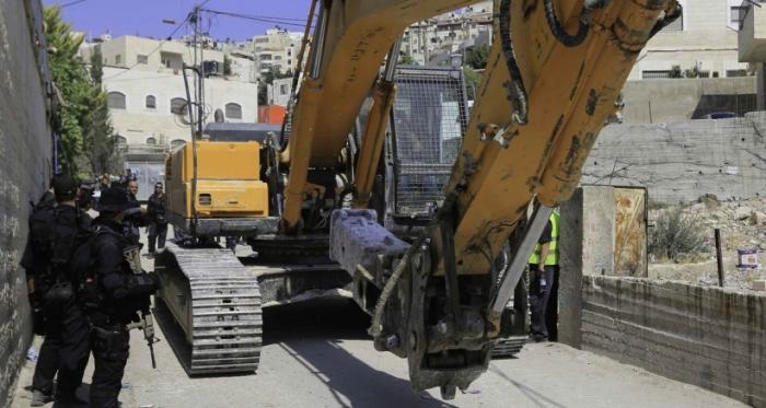 الاحتلال يصادق على هدم منزلي الشهيدين علاء ابو جمل 