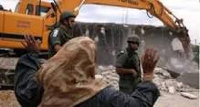 الاحتلال يهدم منزلًا بطمرة بالداخل المحتل ويعتقل شابًا
