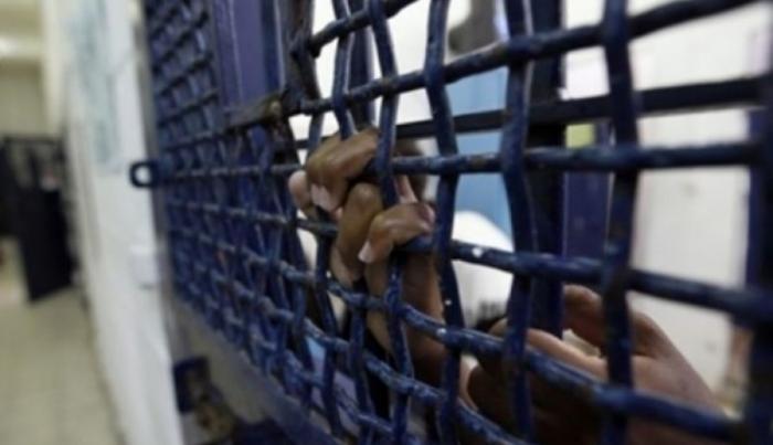 تدهور مستمر على صحة الأسرى بعيادة سجن الرملة