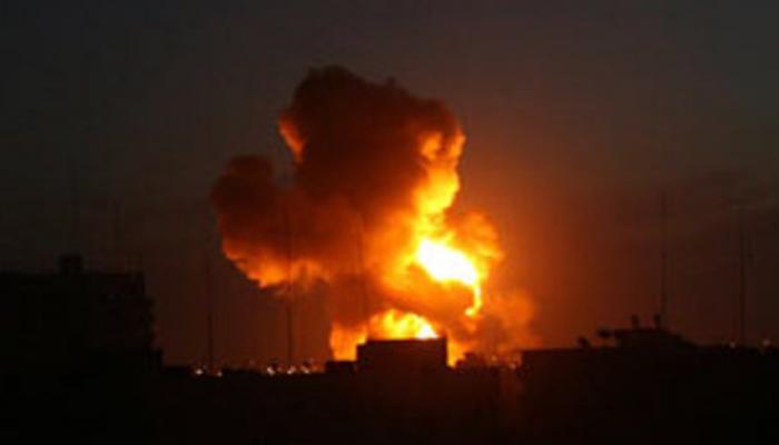 طائرات الإحتلال تستهدف موقعاً للمقاومة وسط قطاع غزة