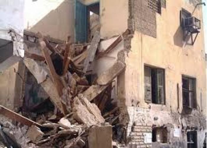 مصرع طفل وإصابة والده وشقيقته إثر انهيار سقف منزلهم شرق غزة