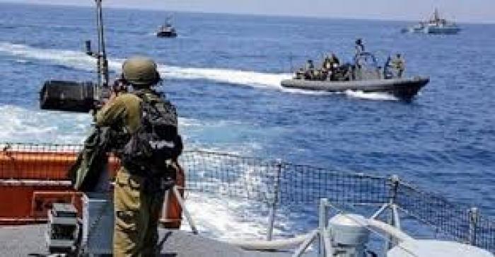 نيران الاحتلال تستهدف مراكب الصيادين شمال قطاع غزة