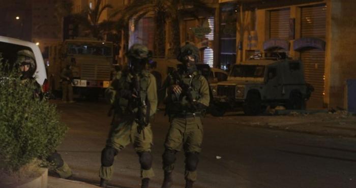 الاحتلال يشن حملة اعتقالات في الضفة والقدس