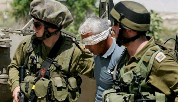 الاحتلال يعتقل (15) مواطنا من الضفة