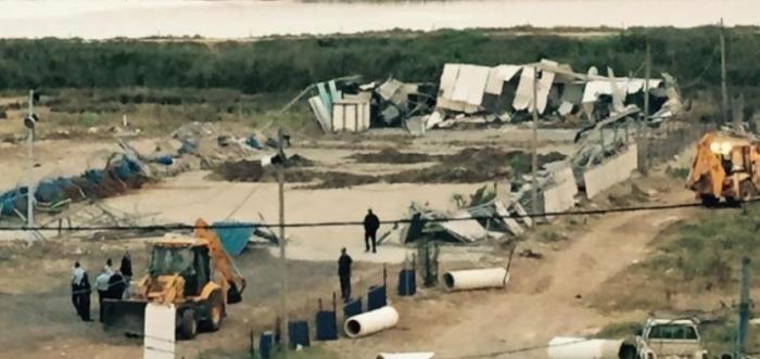 الهدم يشتد بالداخل ويطال قاعة أفراح ومطعماً ومتنزها