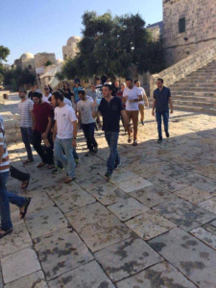 توتر في الأقصى عقب اقتحامه من قبل طواقم آثار صهيونية