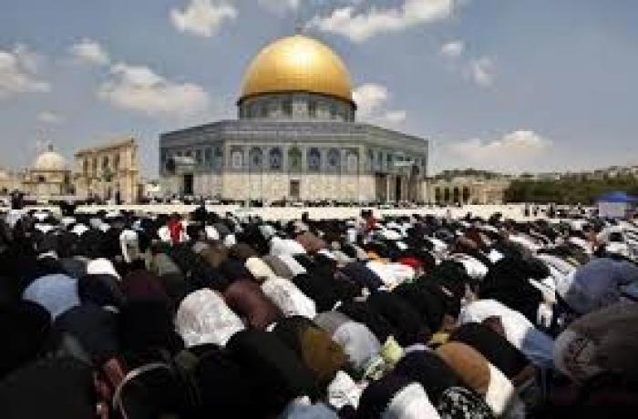 200 مواطن من غزة يتوجهون للصلاة في الاقصى
