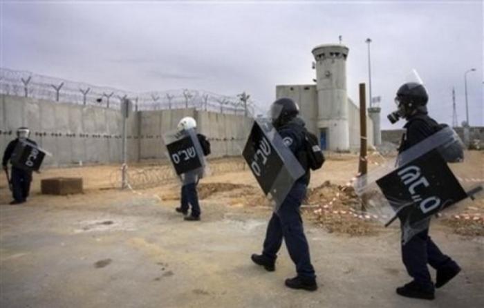 عمليات قمع وحشية في سجن ايشل
