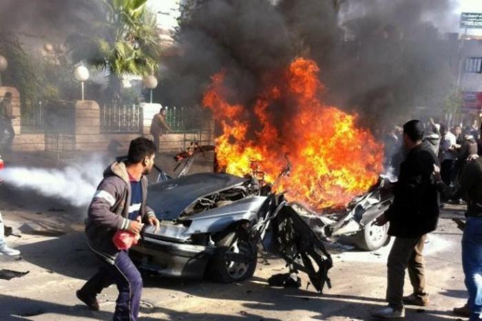 العدو الصهيوني يقصف سيارة مدنية في غزة