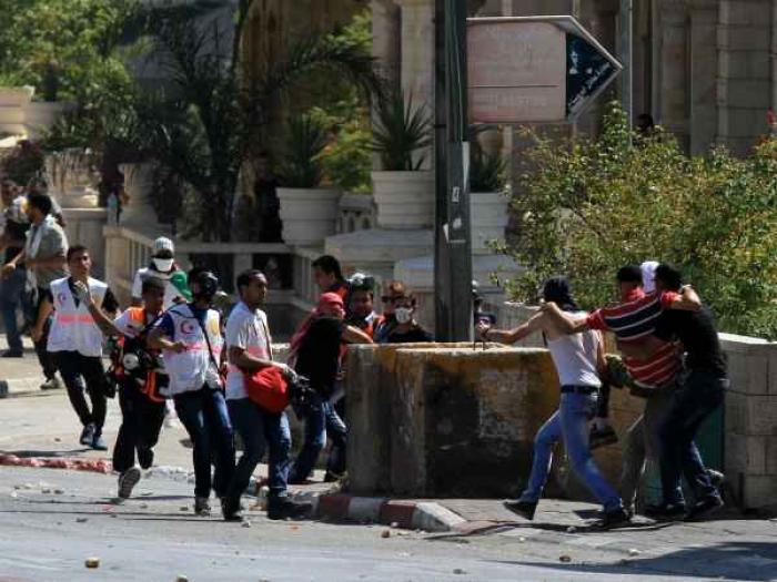 عشرات الإصابات خلال مواجهات في جامعة فلسطين التقنية