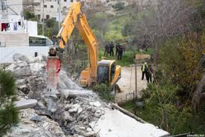 سلطات الاحتلال تجبر شقيقين على هدم منزليهما بالقدس المحتلة