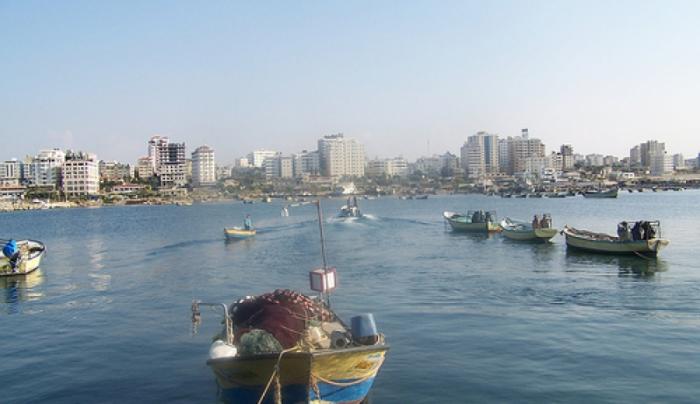 الإحتلال يقرر توسيع مسافة الصيد جنوب القطاع
