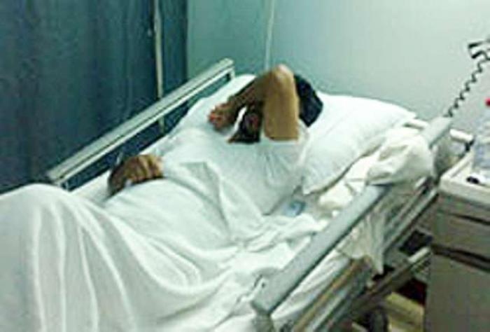 مركز الدراسات: سياسة الاستهتار الطبي بحق الأسرى مازالت مستمرة داخل السجون