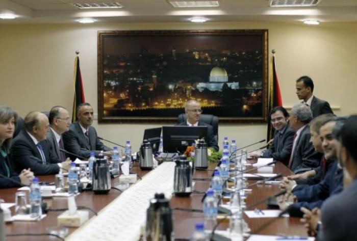 الحكومة الفلسطينية تتخذ قرارات هامة  و الأحد القادم إجازة رسمية