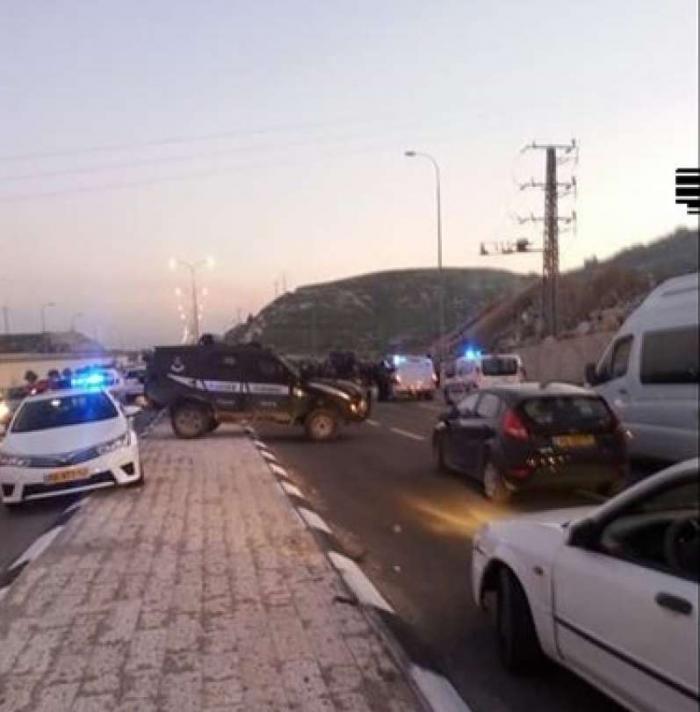 بالصور ..إطلاق النار على 3 فلسطينيين بدعوى دهس جنديين قرب معاليه أدوميم