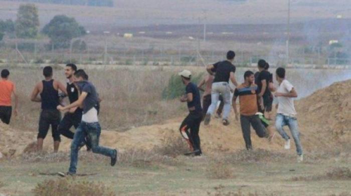  الاحتلال يستهدف مجموعة من الشبان على السياج الفاصل شرق قطاع غزة 