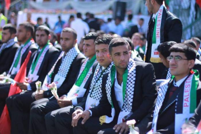 العرس الجماعي الذي أقيم في غزة أمس