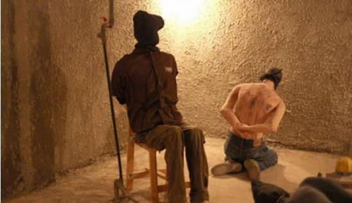 الأسرى: إقتحامات ليلية وتعذيب للأسرى داخل السجون الصهيونية سيولد الإنفجار