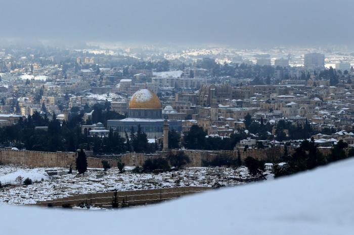 مستوطنون يقتحمون لباحات المسجد الأقصى من باب المغاربة 